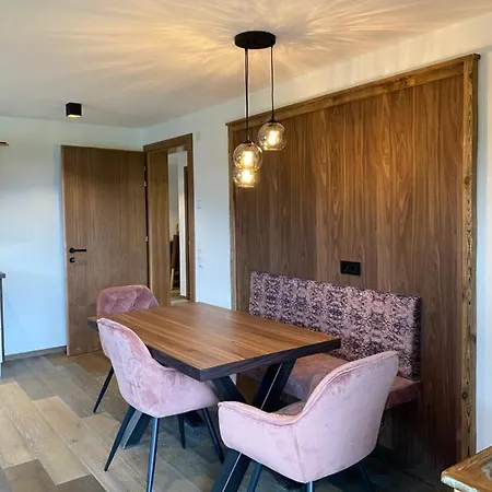 Wood By Trendlbrugger Going am Wilden Kaiser