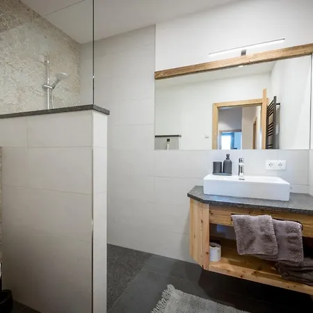 Wood By Trendlbrugger Appartement *