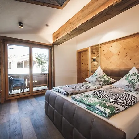 Wood By Trendlbrugger * Going am Wilden Kaiser